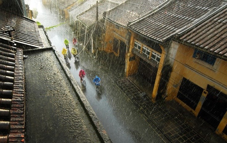 Không đi biển hay leo núi ngày mưa